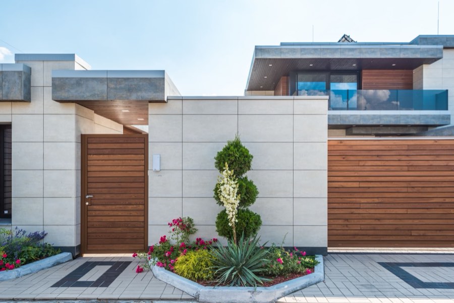 Modern home front yard